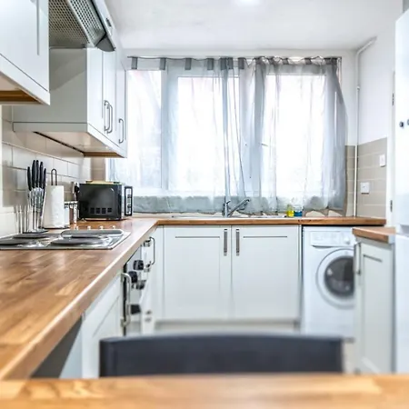 Cosy Guest House In Central London